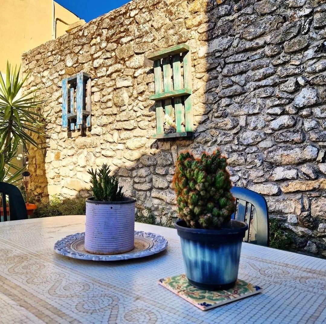 Апартаменты Domus De Jara - Casa Montis Baradili Экстерьер фото